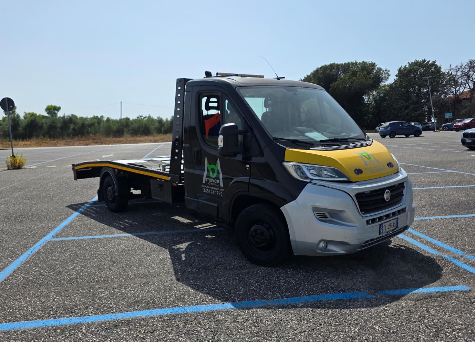 Trasporto veicoli Movea Servizi - carro attrezzi pronto al trasporto